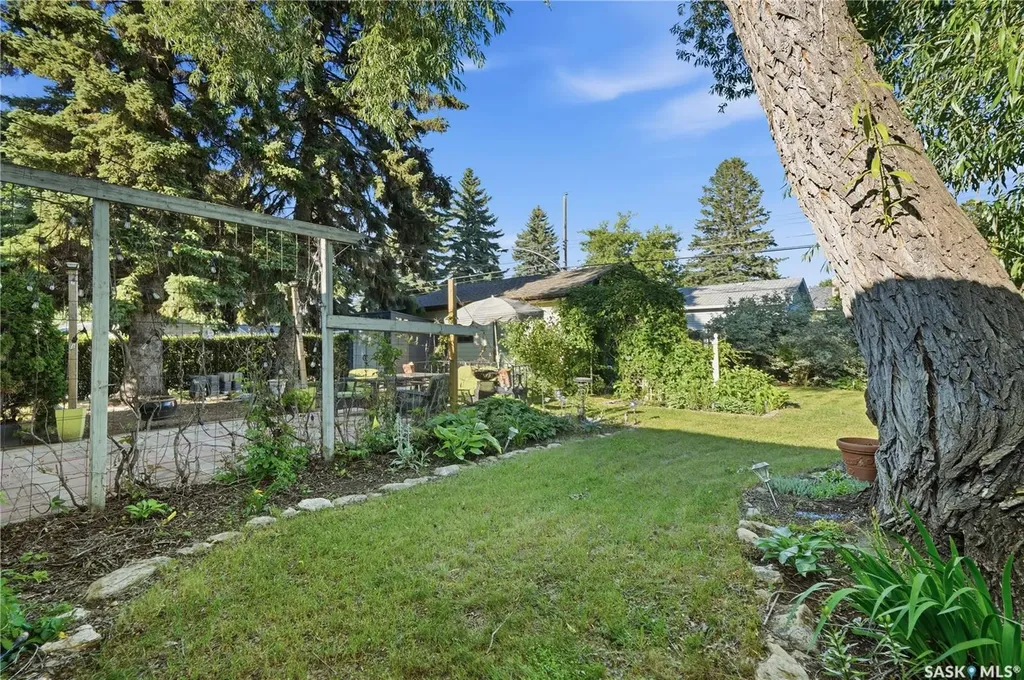 2301 Cairns Avenue Saskatoon SK S7J 1T9