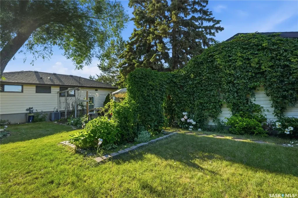 2301 Cairns Avenue Saskatoon SK S7J 1T9