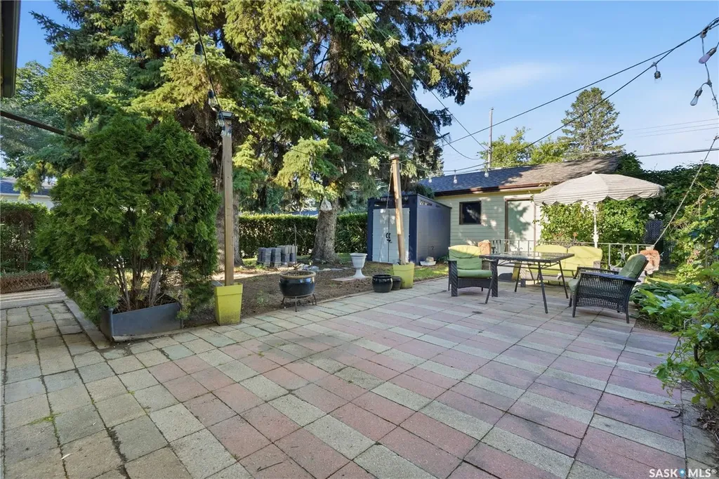 2301 Cairns Avenue Saskatoon SK S7J 1T9