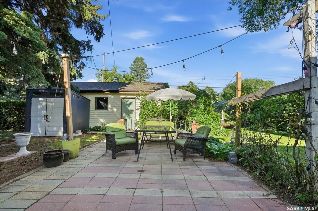 2301 Cairns Avenue Saskatoon SK S7J 1T9