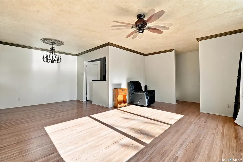 2301 Cairns Avenue Saskatoon SK S7J 1T9
