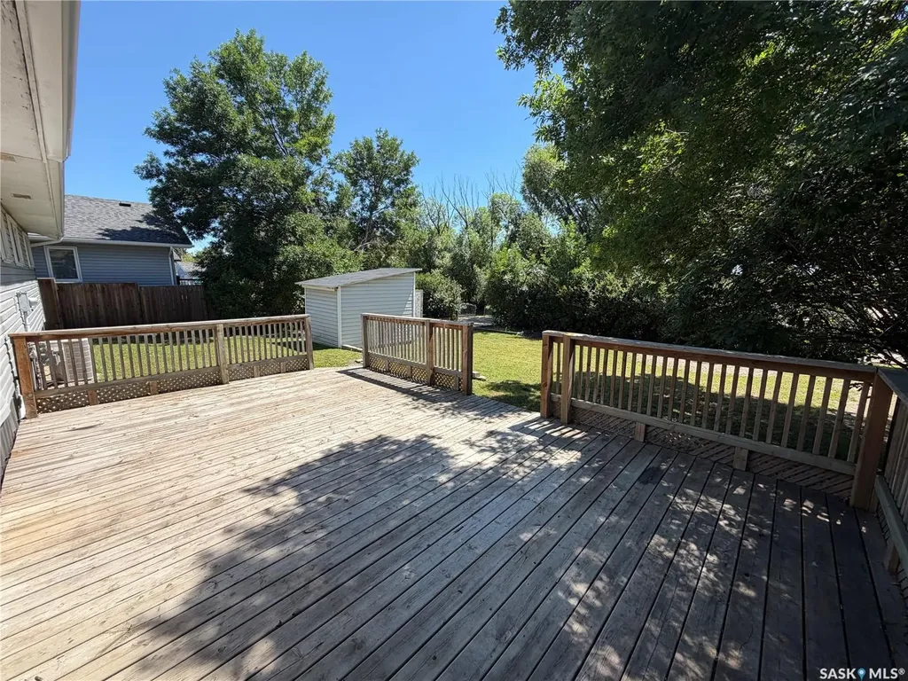 25 Souris Avenue Redvers SK S0C 0A5