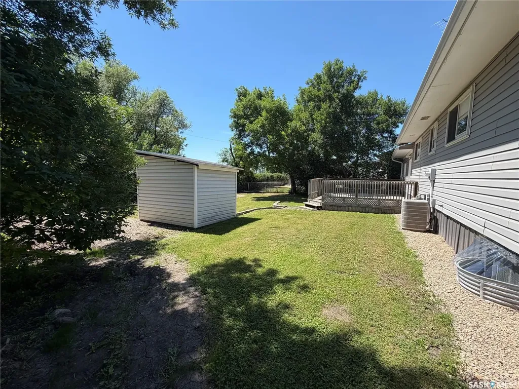 25 Souris Avenue Redvers SK S0C 0A5