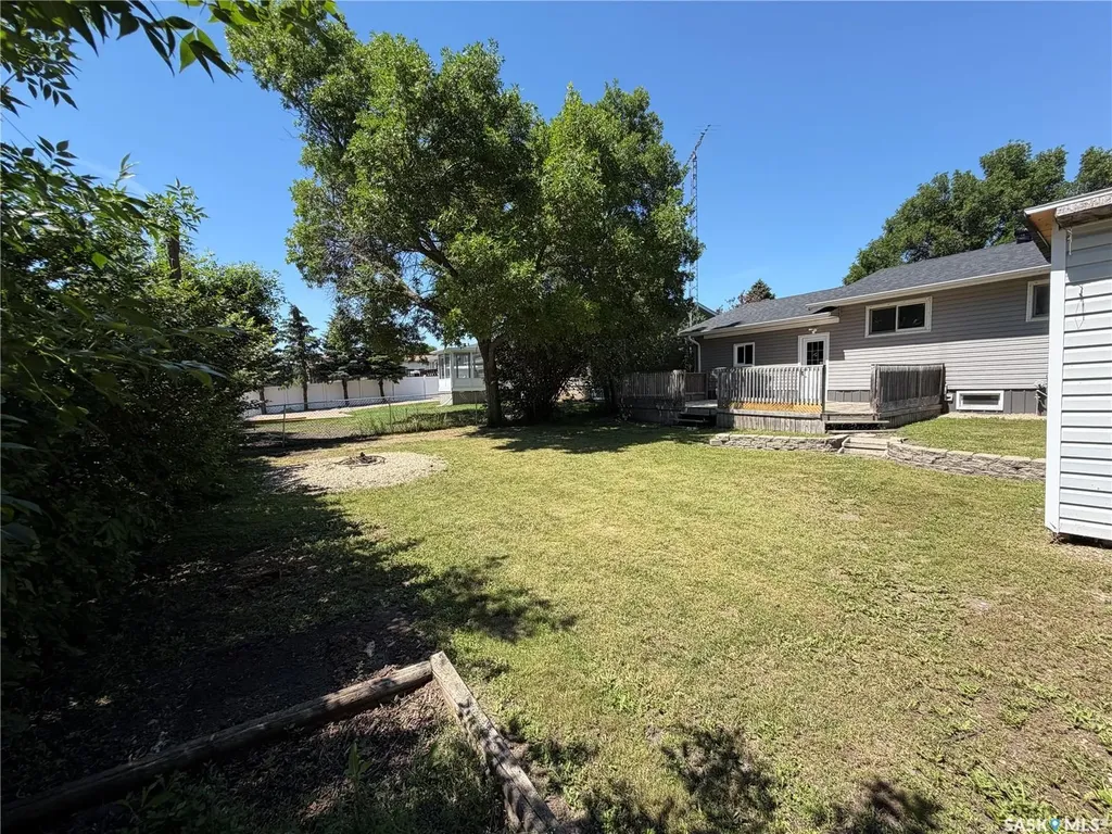 25 Souris Avenue Redvers SK S0C 0A5