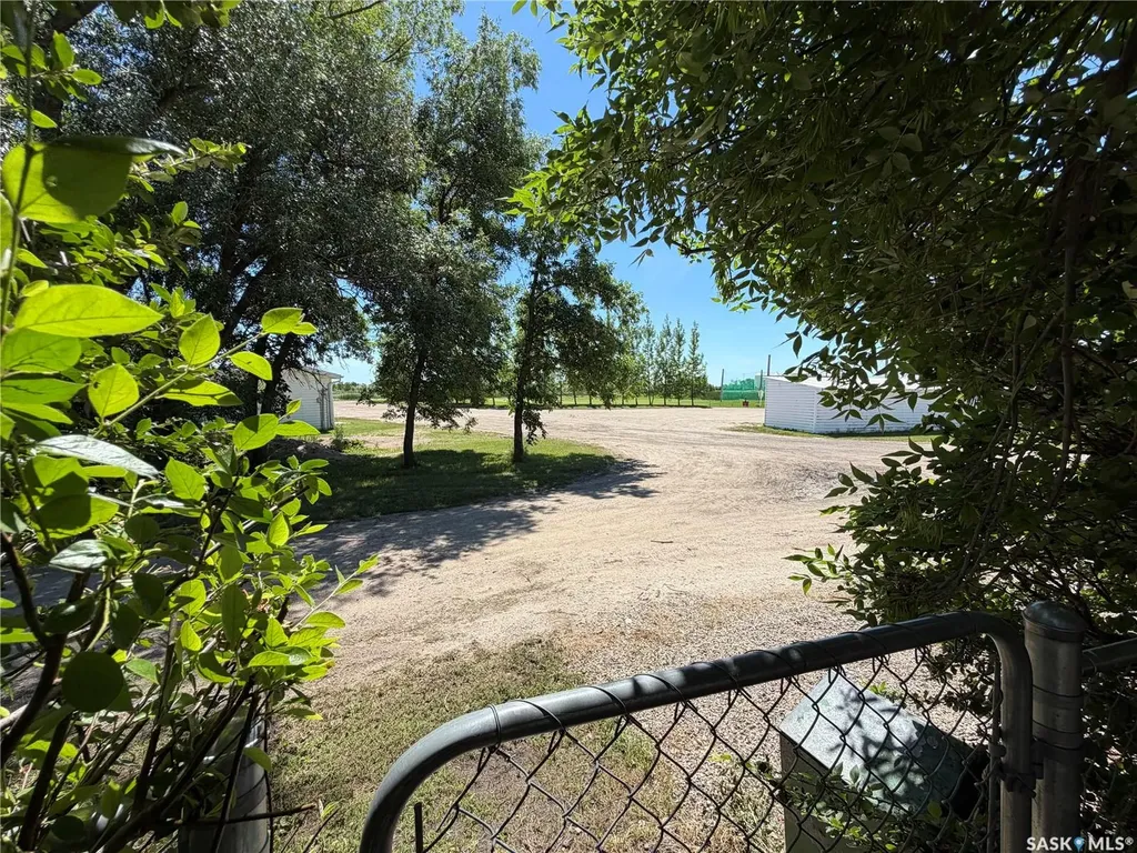 25 Souris Avenue Redvers SK S0C 0A5