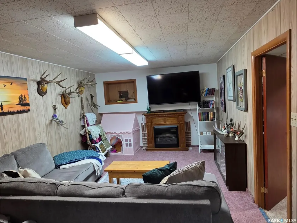 303 13th Avenue NE Swift Current SK S9H 2V9