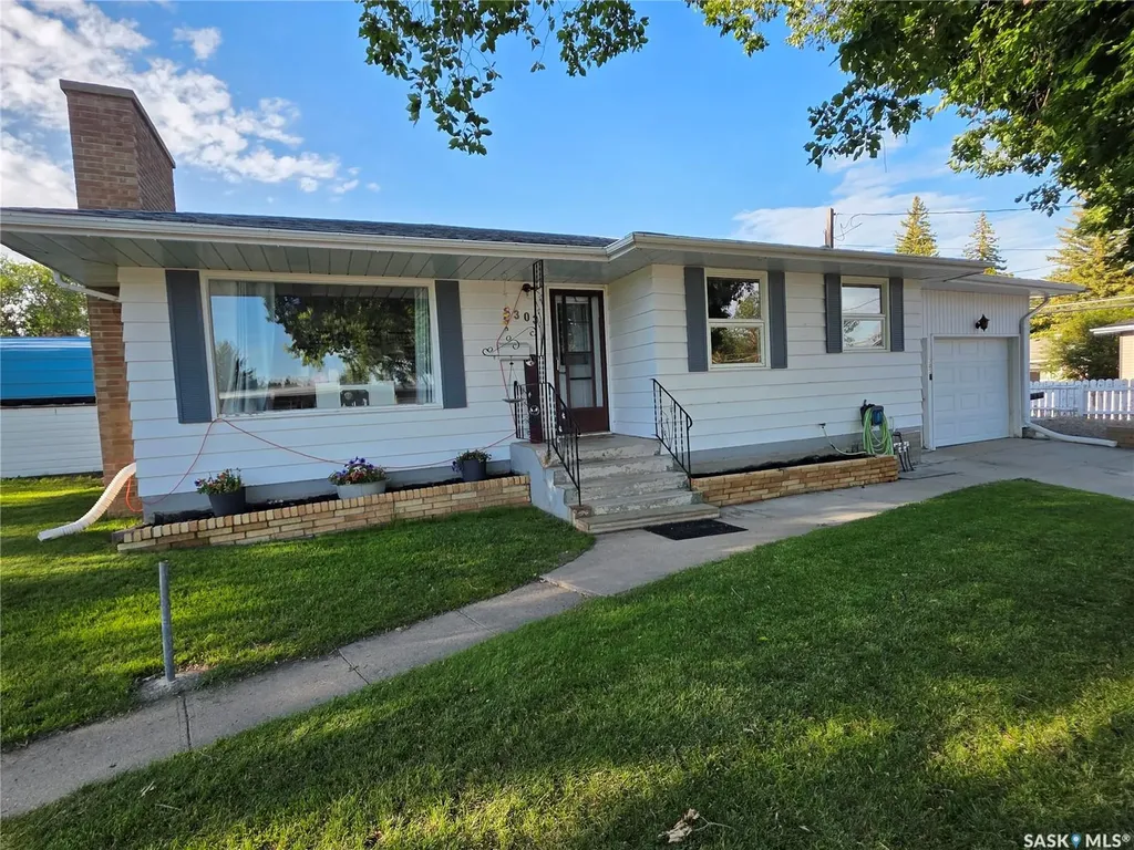 303 13th Avenue NE Swift Current SK S9H 2V9