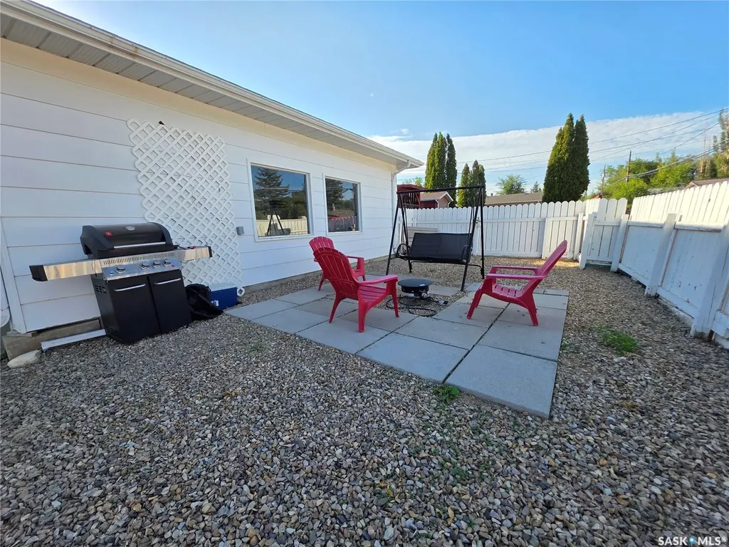 303 13th Avenue NE Swift Current SK S9H 2V9