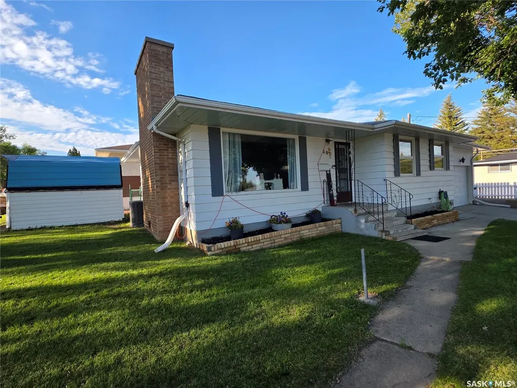 303 13th Avenue NE Swift Current SK S9H 2V9