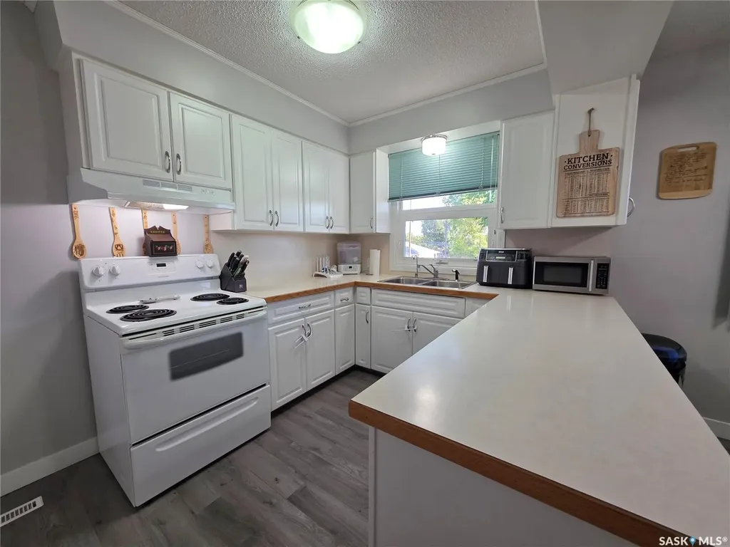 303 13th Avenue NE Swift Current SK S9H 2V9