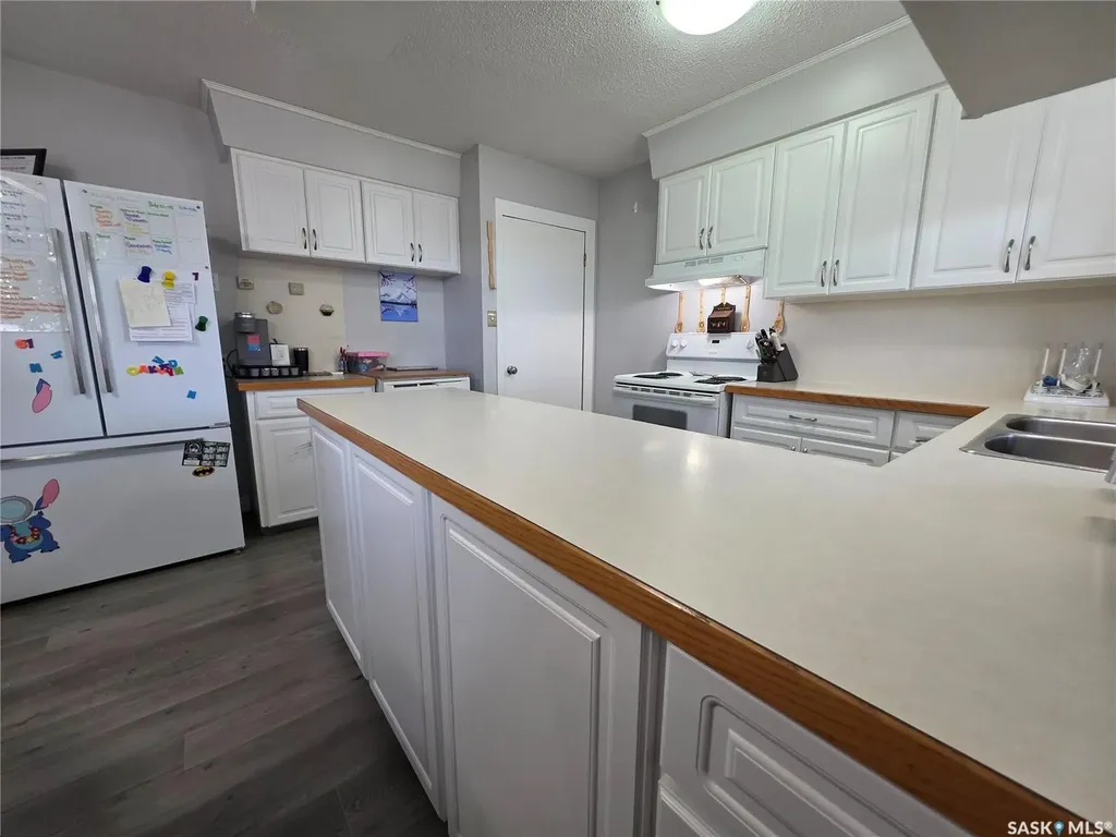 303 13th Avenue NE Swift Current SK S9H 2V9
