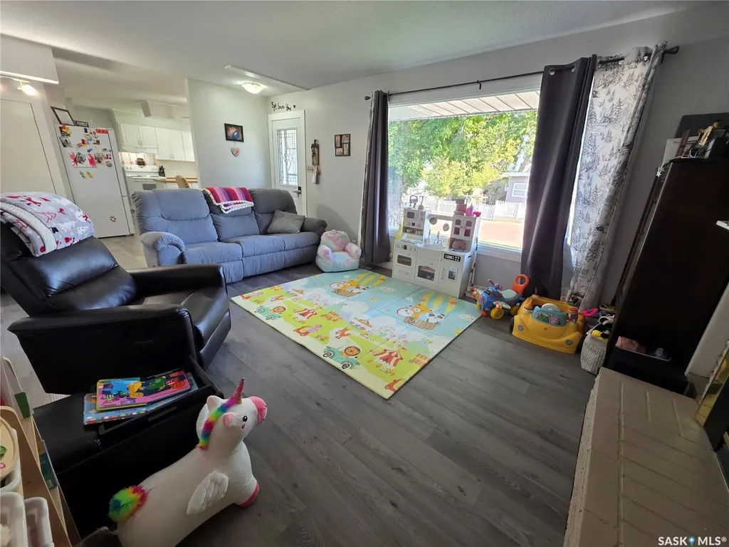 303 13th Avenue NE Swift Current SK S9H 2V9