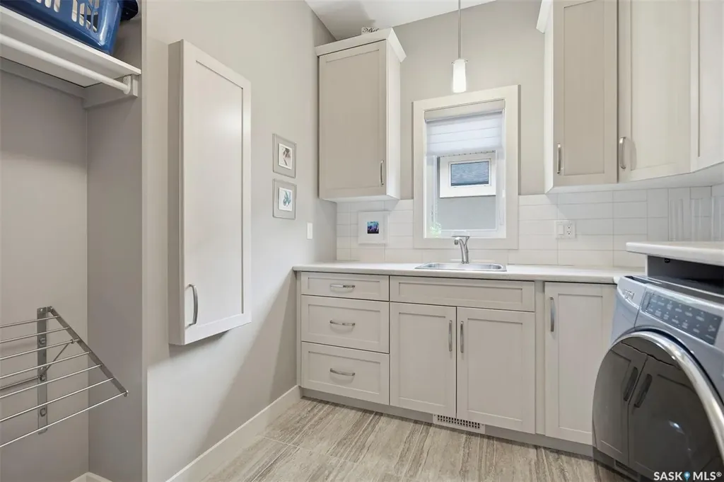 154 Flegel Court Saskatoon SK S7V 0B9