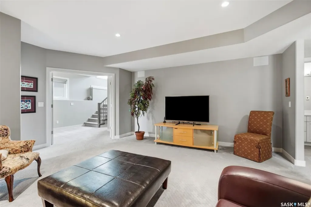 154 Flegel Court Saskatoon SK S7V 0B9
