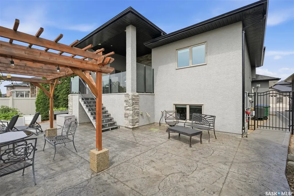 154 Flegel Court Saskatoon SK S7V 0B9