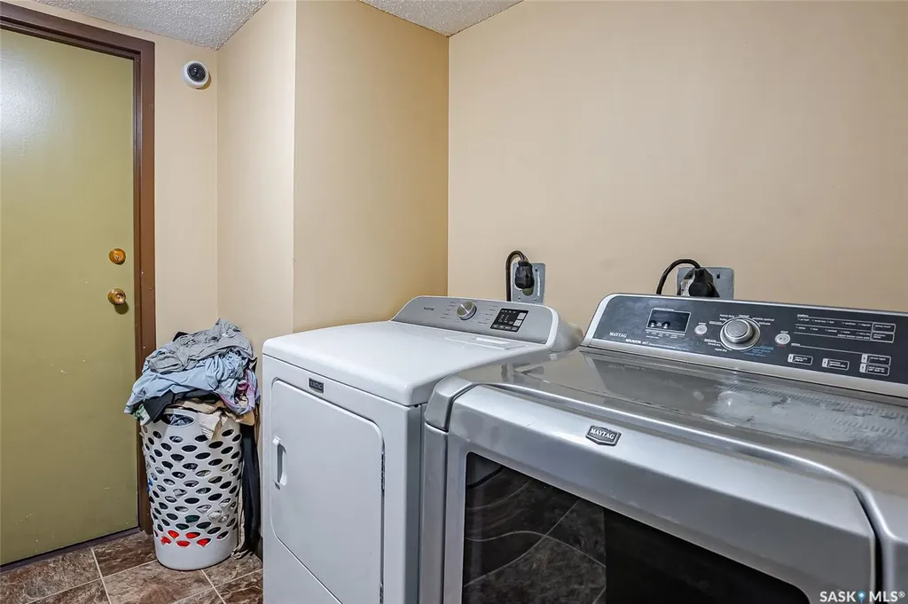 254 Pinehouse Place Saskatoon SK S7K 4X1