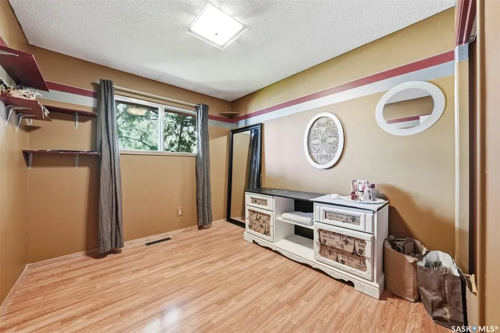 2145 37th Street W Saskatoon SK S7L 4E6