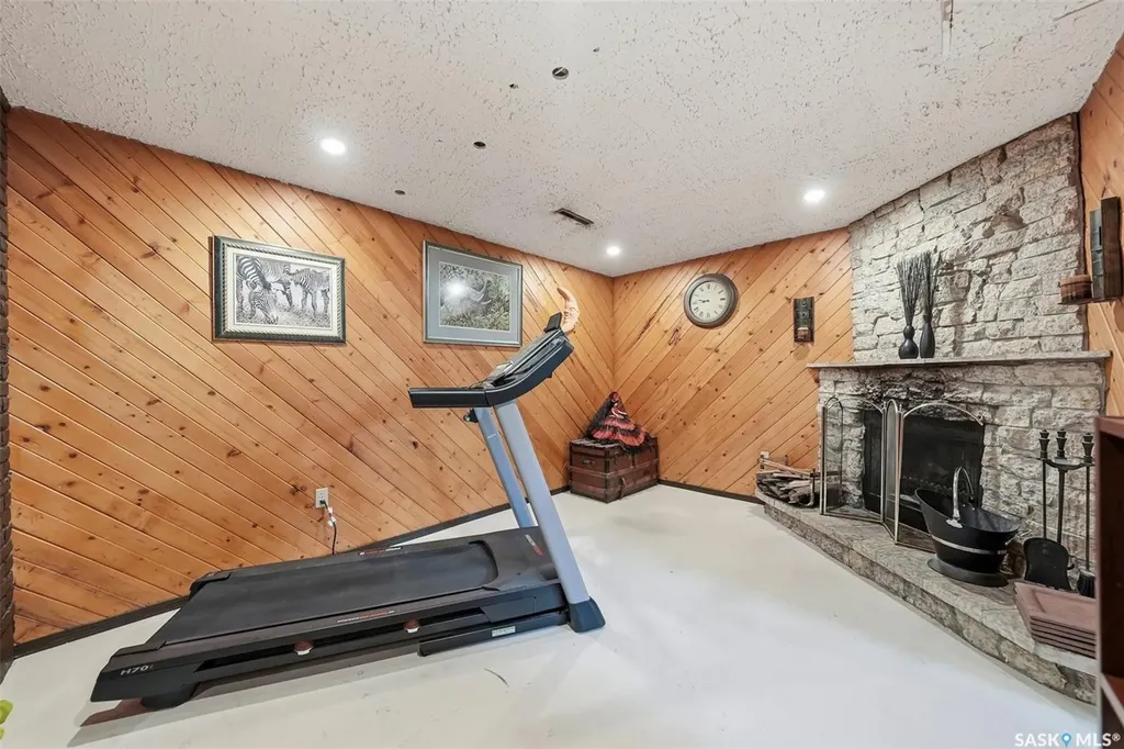 2145 37th Street W Saskatoon SK S7L 4E6
