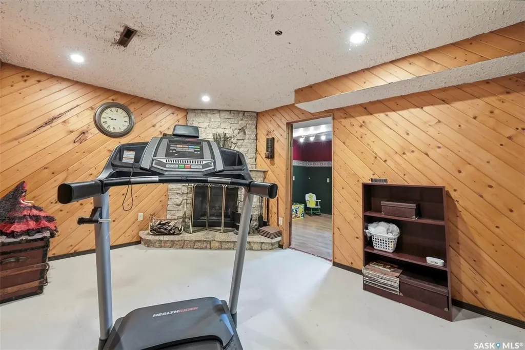 2145 37th Street W Saskatoon SK S7L 4E6