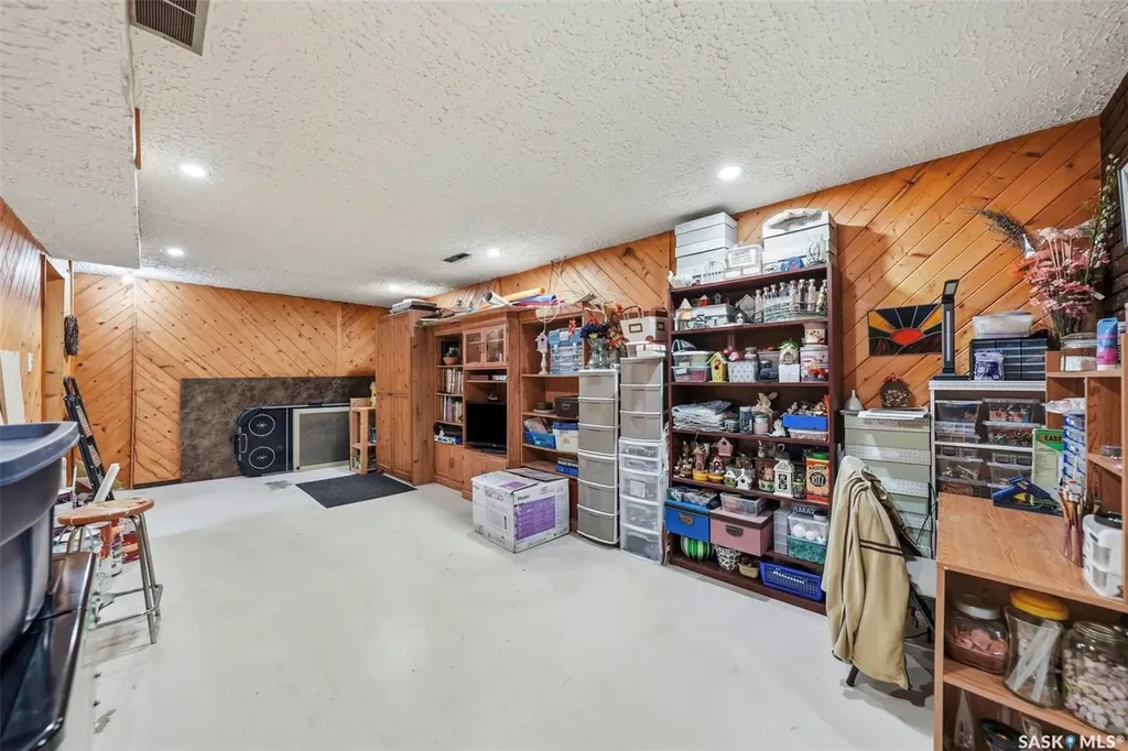 2145 37th Street W Saskatoon SK S7L 4E6
