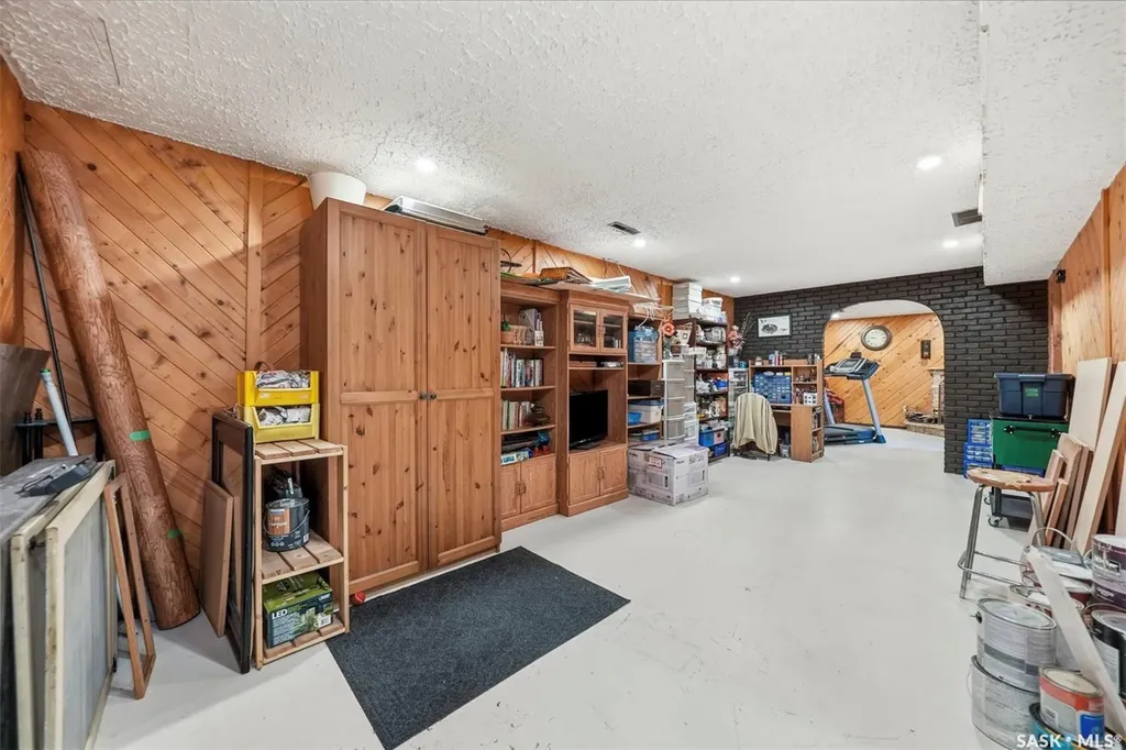 2145 37th Street W Saskatoon SK S7L 4E6
