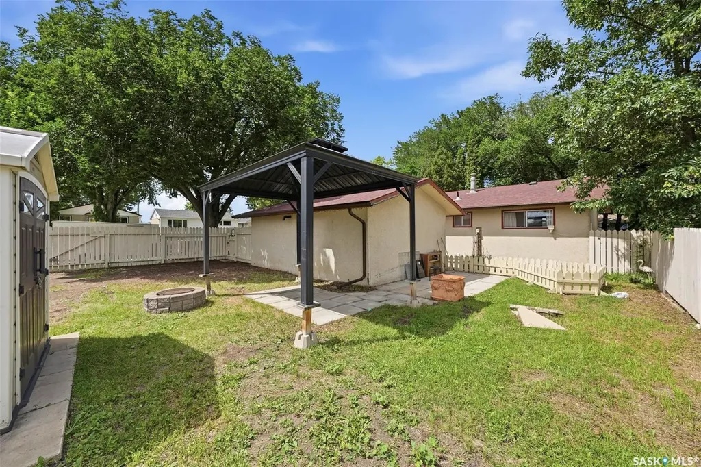 2145 37th Street W Saskatoon SK S7L 4E6