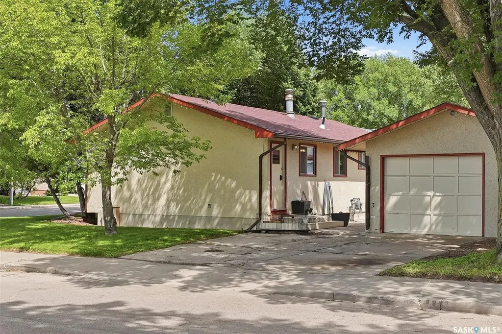 2145 37th Street W Saskatoon SK S7L 4E6