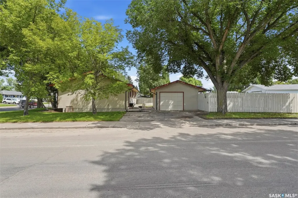 2145 37th Street W Saskatoon SK S7L 4E6