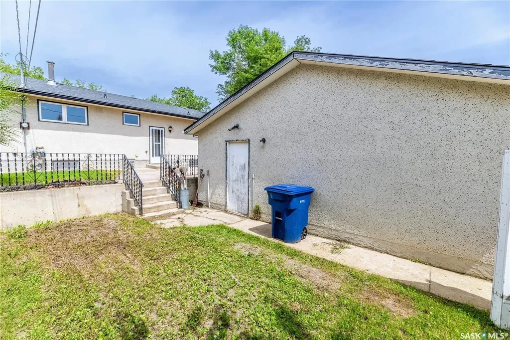 1415 Caribou Street W Moose Jaw SK S6H 7M4