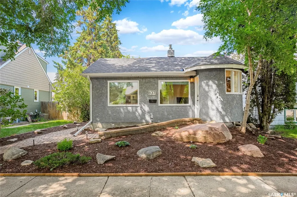 837 5th Street E Saskatoon SK S7H 1G8