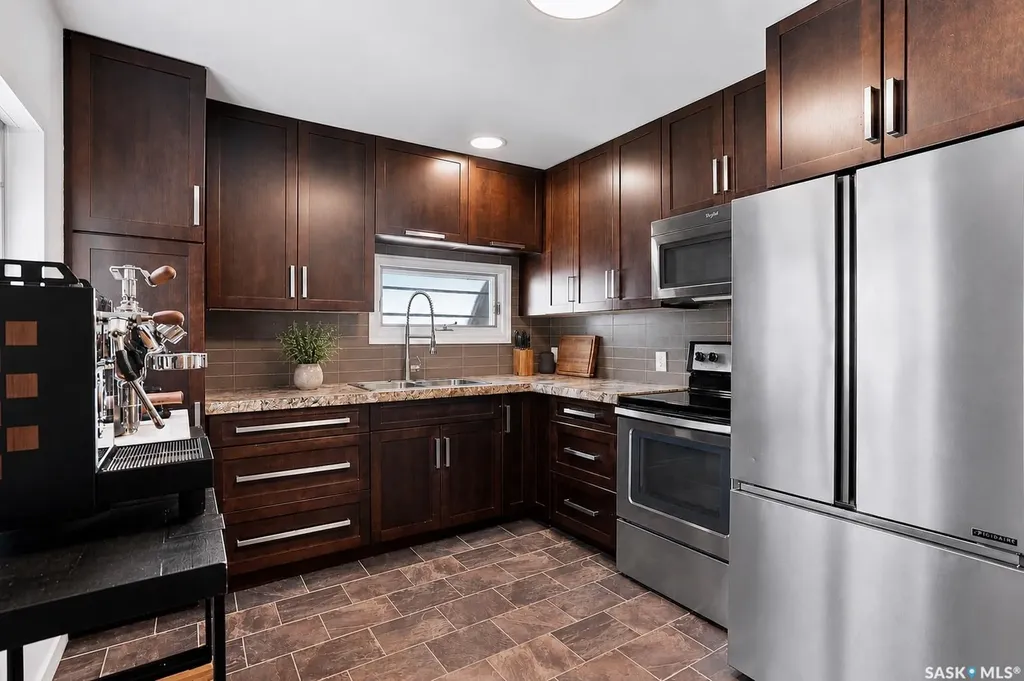 837 5th Street E Saskatoon SK S7H 1G8