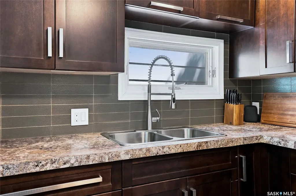 837 5th Street E Saskatoon SK S7H 1G8