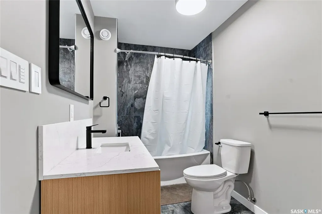 837 5th Street E Saskatoon SK S7H 1G8