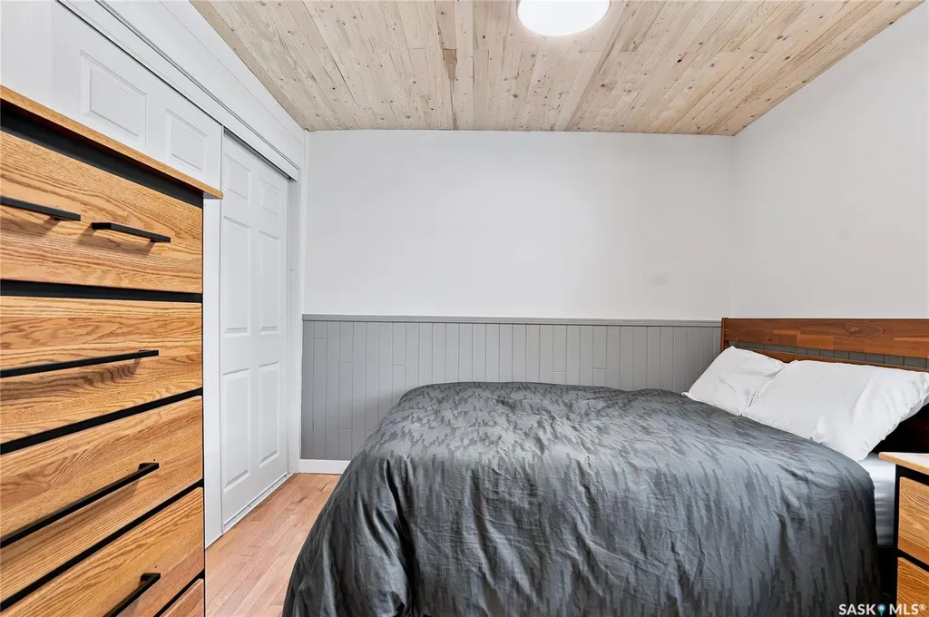 837 5th Street E Saskatoon SK S7H 1G8