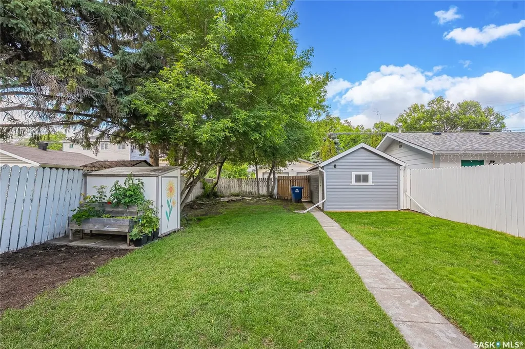 837 5th Street E Saskatoon SK S7H 1G8
