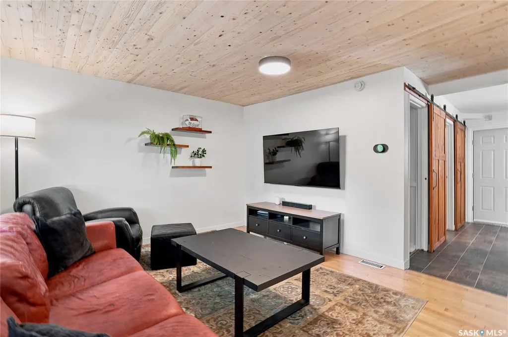 837 5th Street E Saskatoon SK S7H 1G8
