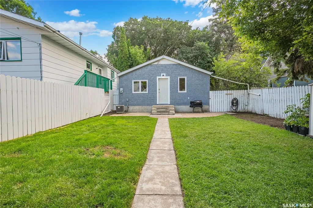 837 5th Street E Saskatoon SK S7H 1G8