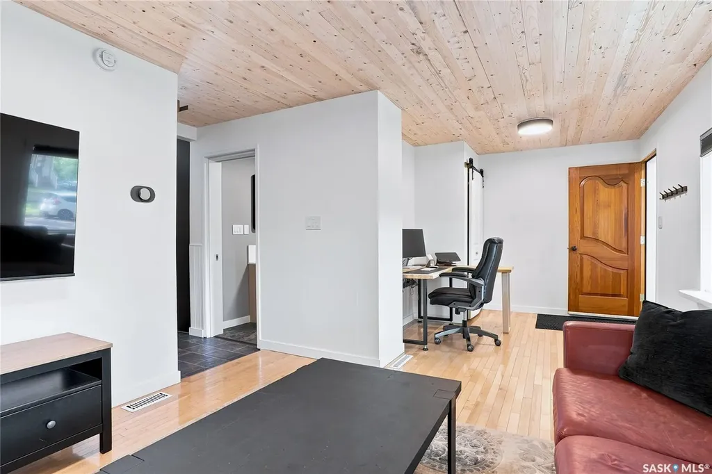837 5th Street E Saskatoon SK S7H 1G8