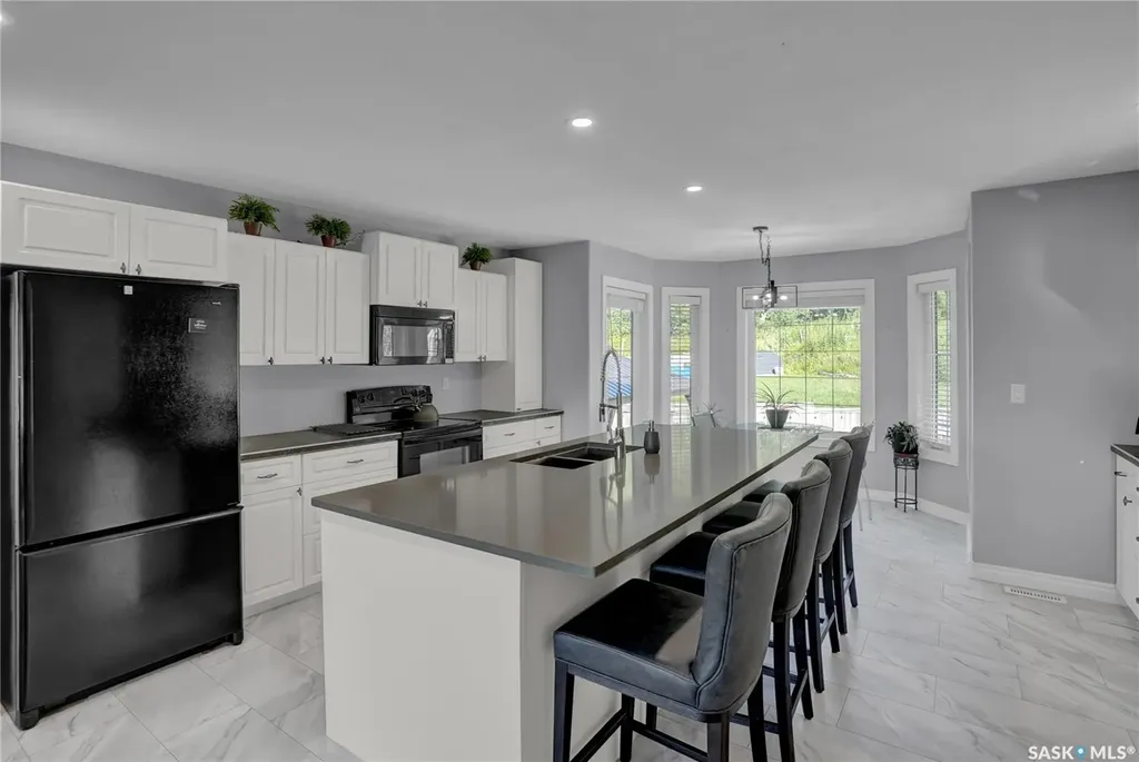 28 Alice Crescent North Grove SK S0H 4C0