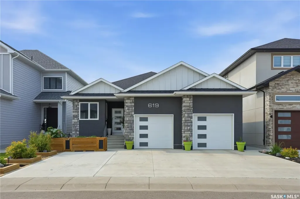 619 Kenaschuk Crescent Saskatoon SK S7W 0Y4