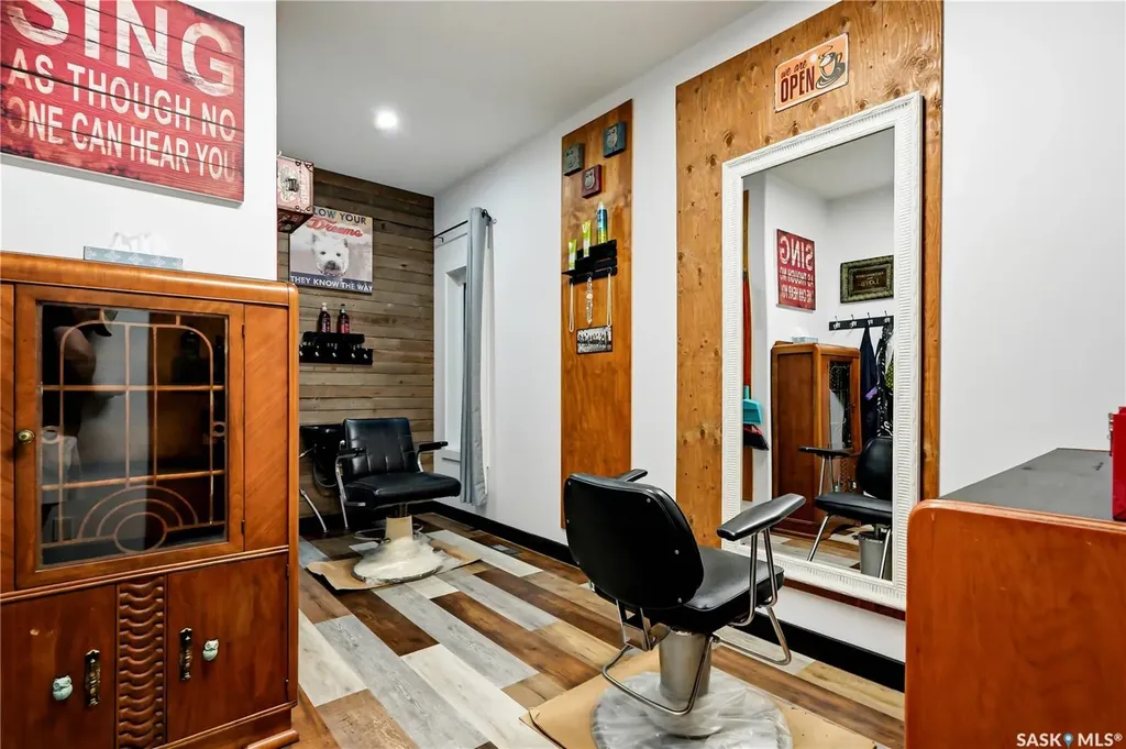 619 Kenaschuk Crescent Saskatoon SK S7W 0Y4