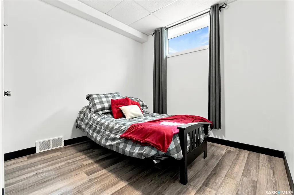 619 Kenaschuk Crescent Saskatoon SK S7W 0Y4