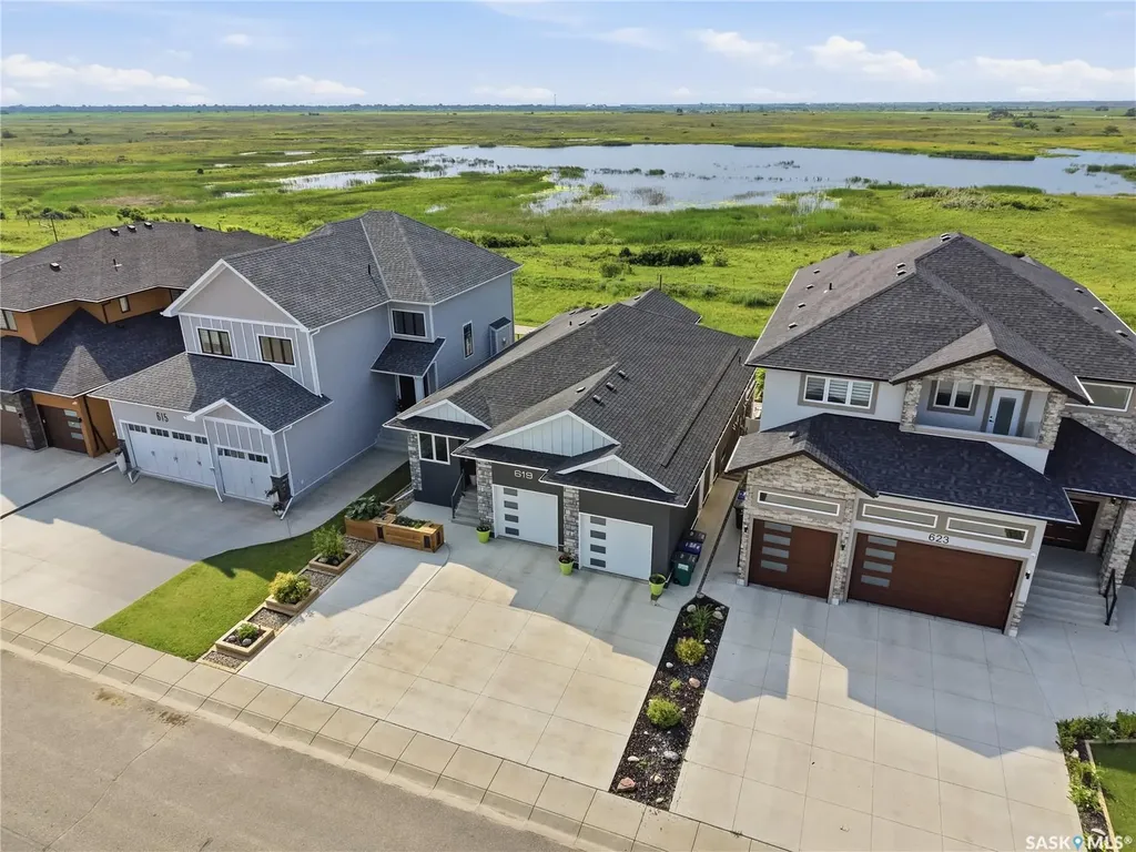 619 Kenaschuk Crescent Saskatoon SK S7W 0Y4