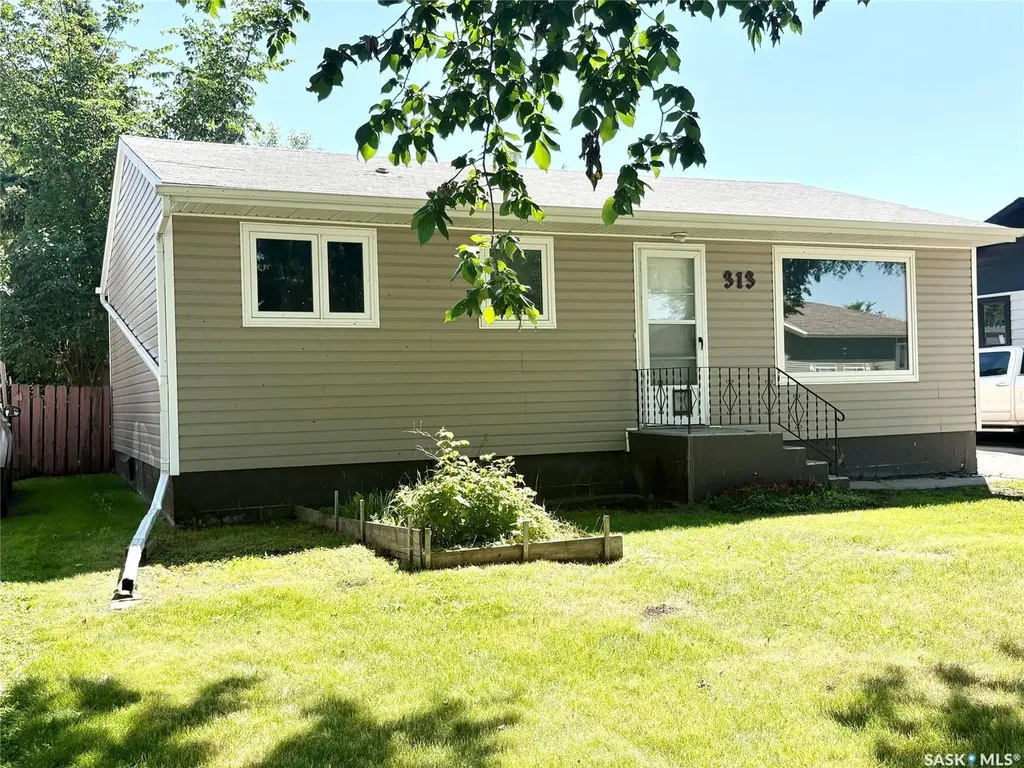 313 Myrtle Avenue N Yorkton SK S3N 1R7