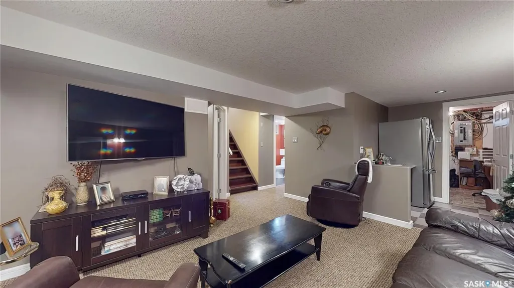 3307/3309 Dawson Crescent Regina SK S4R 3V6