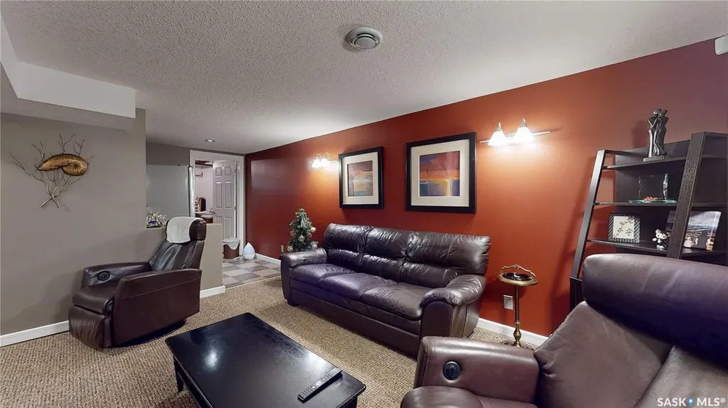 3307/3309 Dawson Crescent Regina SK S4R 3V6
