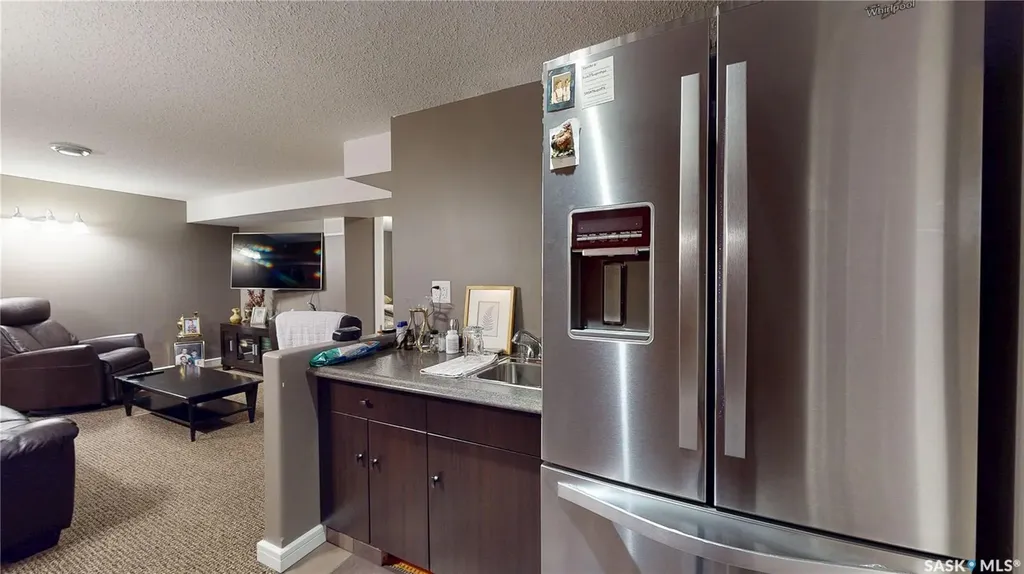 3307/3309 Dawson Crescent Regina SK S4R 3V6