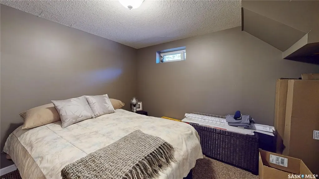 3307/3309 Dawson Crescent Regina SK S4R 3V6
