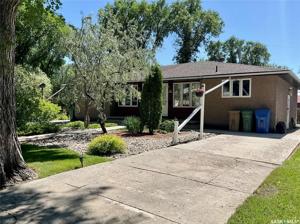 3307/3309 Dawson Crescent Regina SK S4R 3V6