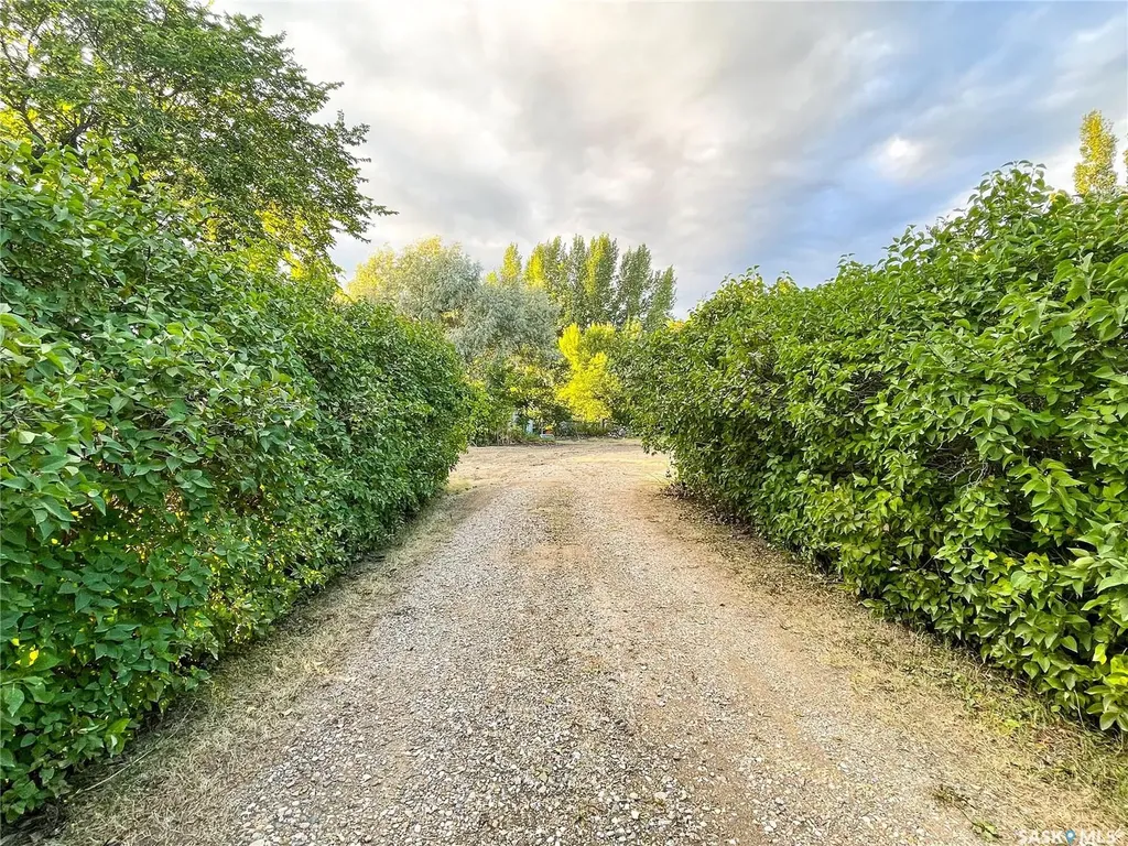 211 Centre Avenue Meadow Lake SK S9X 1E1
